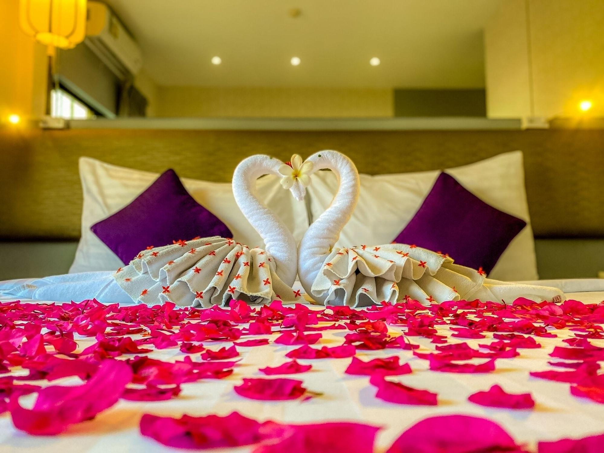 Sino Imperial Phuket - Sha Plus Bagian luar foto